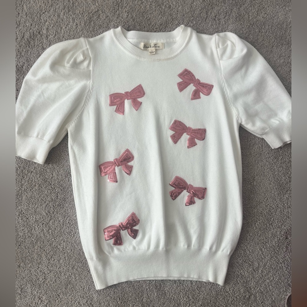 Vine & Love Off White Sweater with Pink Sequin Bowa